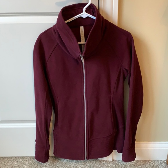 Lululemon jacket, size 8. - Picture 1 of 6